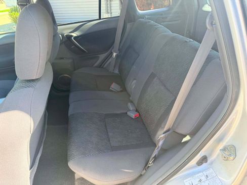 Used 2001 Toyota RAV4 4WD image 12