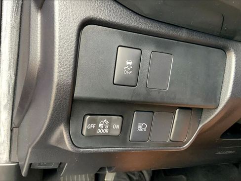 Used 2022 Toyota Tacoma SR w/ SR Convenience Package RWD image 32