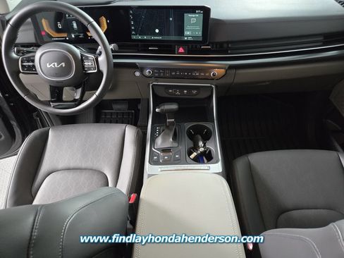 Used 2026 Kia Carnival FWD image 17