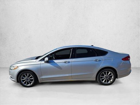 Used 2017 Ford Fusion SE w/ Fusion SE Technology Package image 7