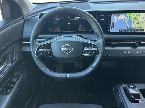 Used 2023 Nissan Ariya AWD image 15