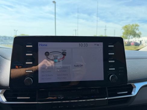 Used 2024 Toyota Sienna LE w/ LE Plus Package AWD/4WD image 16