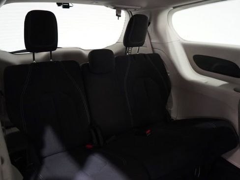 Used 2023 Chrysler Voyager LX FWD image 33
