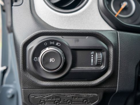 Used 2025 Jeep Wrangler Sport image 13