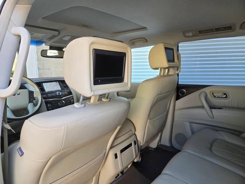 Used 2014 INFINITI QX80 4WD w/ Deluxe Touring Package image 14