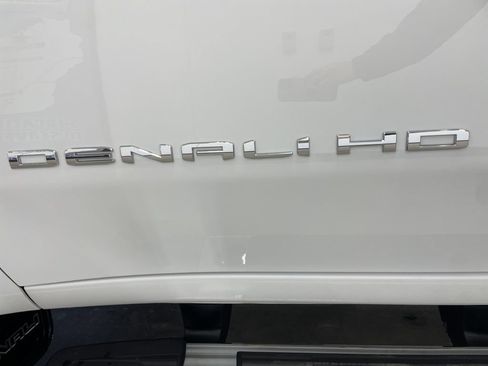 Used 2024 GMC Sierra 3500 Denali AWD/4WD image 25