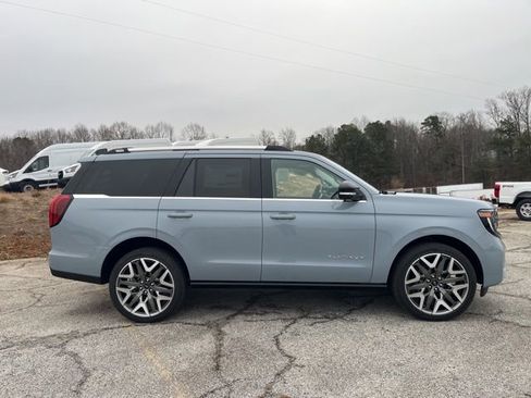 New 2026 Ford Expedition Platinum w/ Platinum Ultimate Package image 3