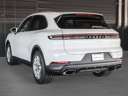 New 2026 Porsche Cayenne AWD/4WD image 3