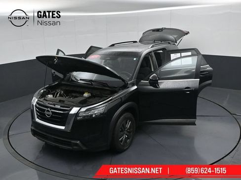 Used 2024 Nissan Pathfinder SV AWD/4WD image 53