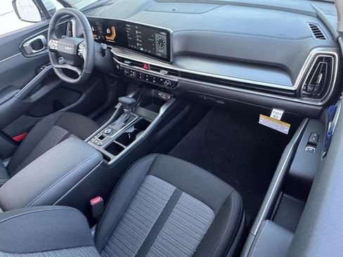 New 2026 Kia Sorento LX FWD image 9