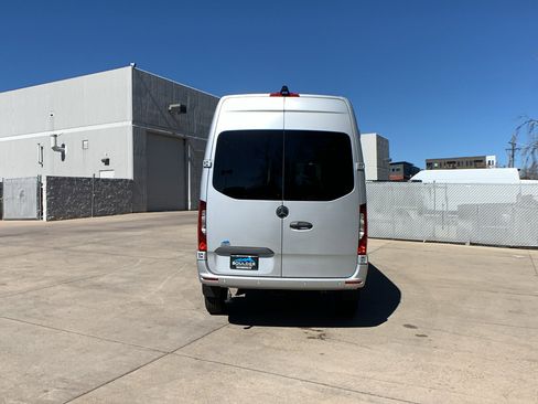 Used 2022 Mercedes-Benz Sprinter 2500 image 4