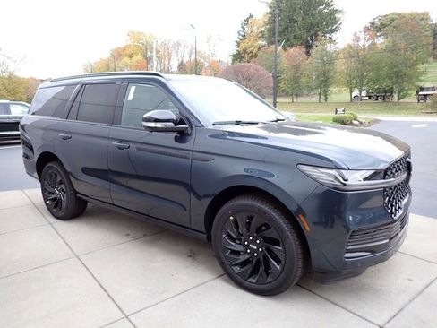 New 2025 Lincoln Navigator Reserve w/ Jet Appearance Package image 7