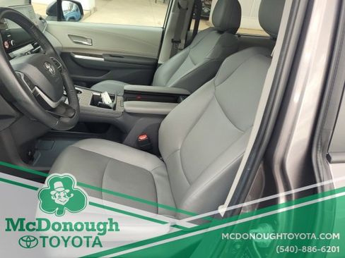 Certified 2024 Toyota Sienna XLE image 10