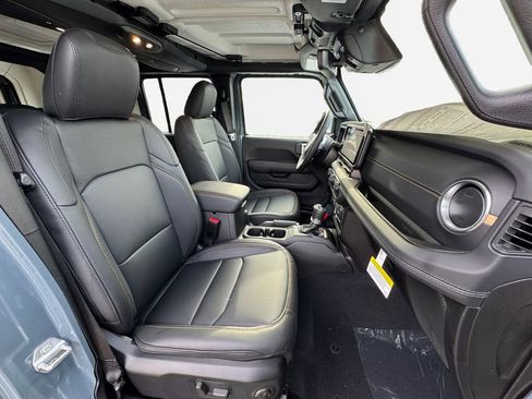 New 2026 Jeep Wrangler Sahara image 32