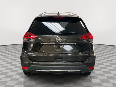 Used 2017 Nissan Rogue SV w/ SV Family Package AWD/4WD image 4