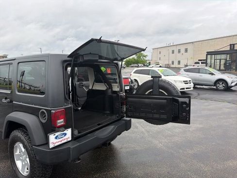 Used 2012 Jeep Wrangler Unlimited Sport AWD/4WD image 27