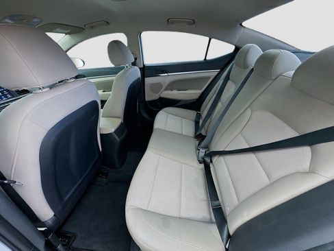 Used 2020 Hyundai Elantra SEL image 15