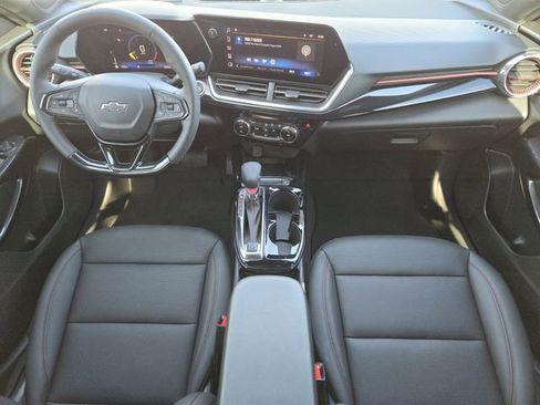 Used 2025 Chevrolet Trax RS w/ Sunroof Package image 27