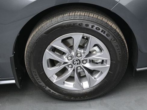 Used 2025 Toyota Sienna LE w/ LE Plus Package image 36