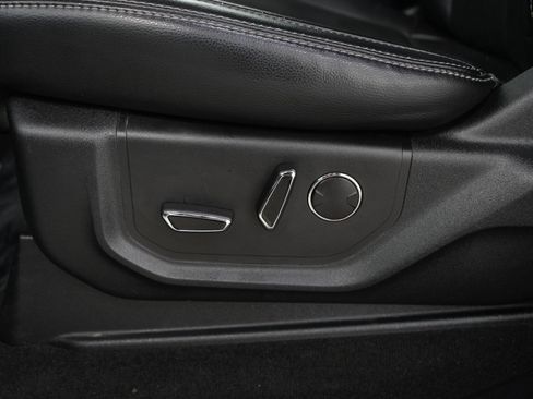 Used 2018 Ford F150 Lariat w/ Equipment Group 502A Luxury AWD/4WD image 26