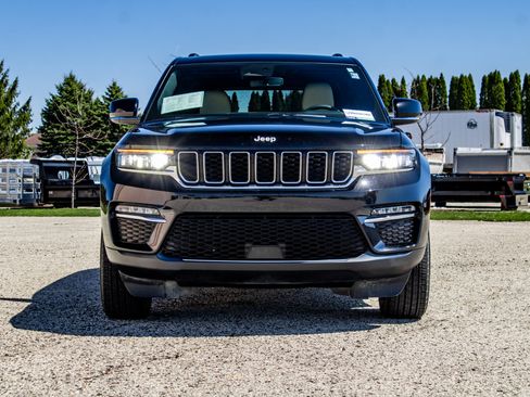 Used 2024 Jeep Grand Cherokee Limited AWD/4WD image 5