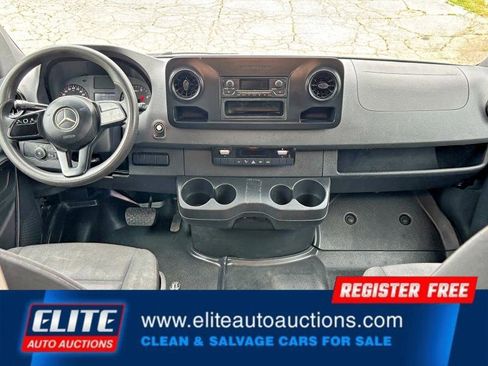 Used 2019 Mercedes-Benz Sprinter 170 image 18