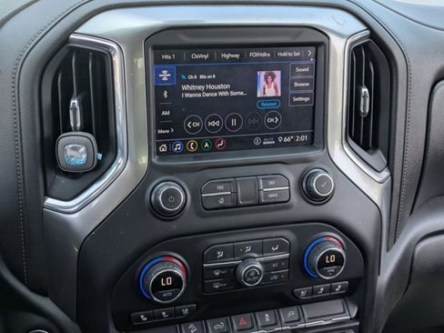 Used 2020 Chevrolet Silverado 2500 LTZ image 9