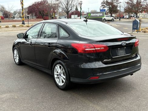 Used 2016 Ford Focus SE FWD image 11