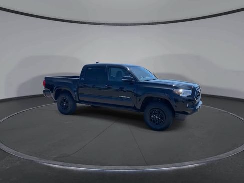 Certified 2022 Toyota Tacoma SR5 w/ Technology Package RWD image 4