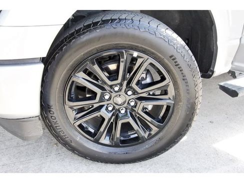 Used 2024 Ford F150 Platinum w/ FX4 Off-Road Package AWD/4WD image 29