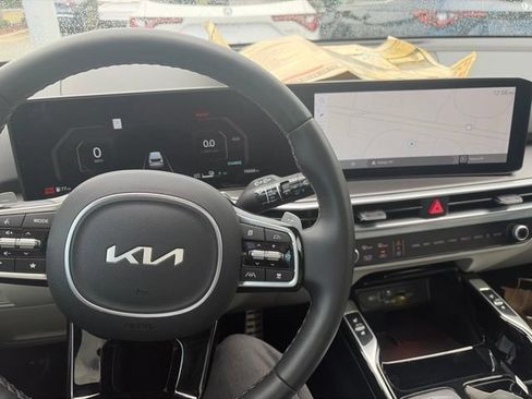 Used 2025 Kia Sorento SX Prestige AWD/4WD image 15