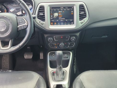 Used 2021 Jeep Compass Latitude FWD image 28