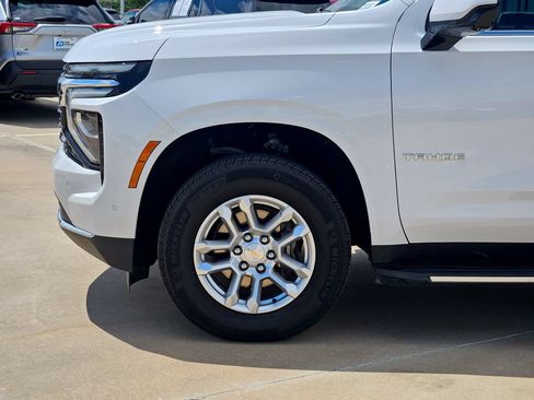 Used 2025 Chevrolet Tahoe LS RWD image 10