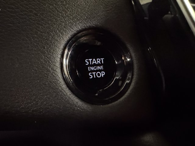 Used 2025 Nissan Armada SL w/ Captain's Chari Seat Package RWD image 12