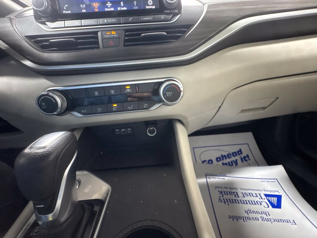 Used 2025 Nissan Altima 2.5 SV FWD image 24