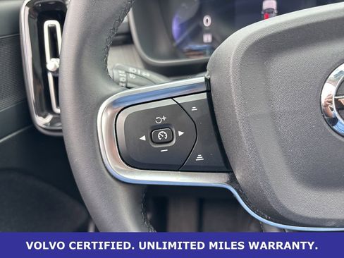 Certified 2025 Volvo XC40 B5 Plus AWD/4WD image 22