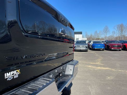 Used 2024 Chevrolet Silverado 1500 LT w/ Z71 Off-Road Package image 30