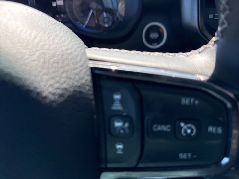 Used 2022 RAM 1500 Limited AWD/4WD image 18