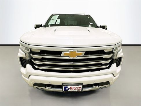 Used 2024 Chevrolet Silverado 1500 High Country w/ Technology Package image 2