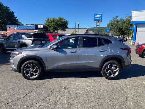 Used 2024 Chevrolet Trax LT w/ Driver Confidence Package FWD image 26