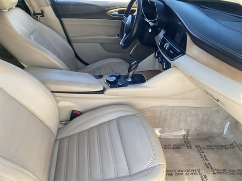 Used 2017 Alfa Romeo Giulia Ti w/ TI Lusso Light Wood Package image 9