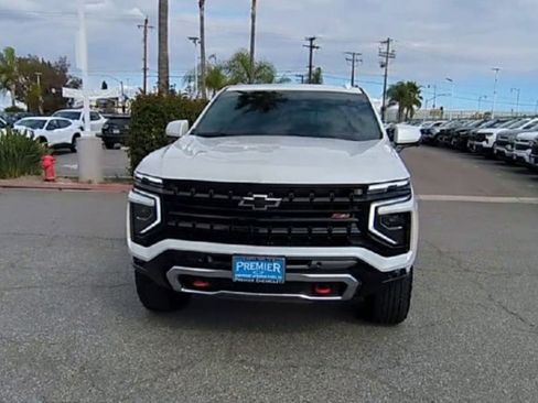 Used 2025 Chevrolet Suburban Z71 AWD/4WD image 3