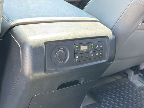 Used 2008 Toyota Sequoia Platinum RWD image 11