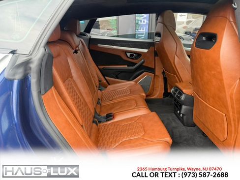 Used 2021 Lamborghini Urus AWD/4WD image 22
