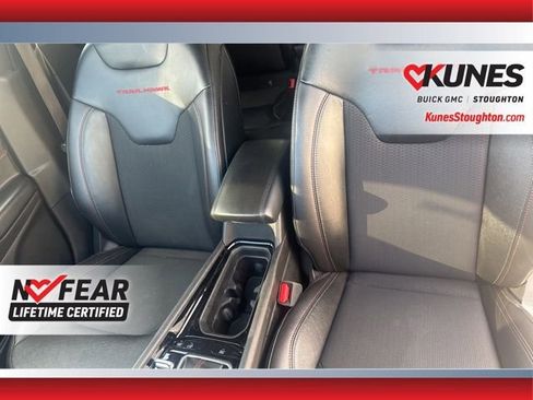 Used 2025 Jeep Compass Trailhawk image 14