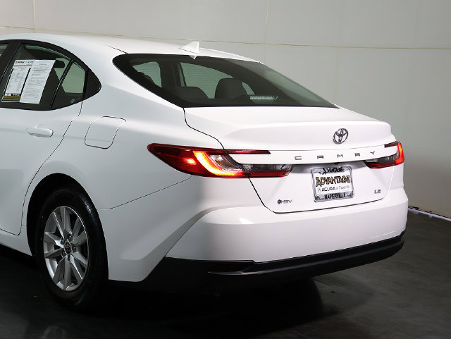 Used 2025 Toyota Camry LE FWD image 11