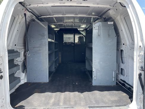 Used 2009 Ford E-250 and Econoline 250 Extended RWD image 5