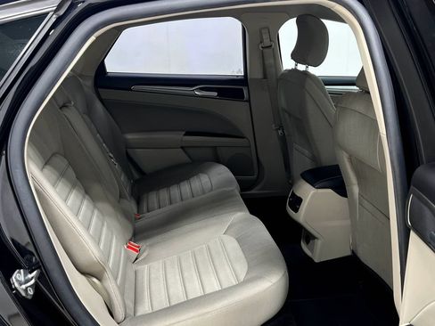Used 2019 Ford Fusion SE FWD image 33