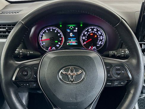 Used 2020 Toyota RAV4 XLE w/ Convenience Package image 12