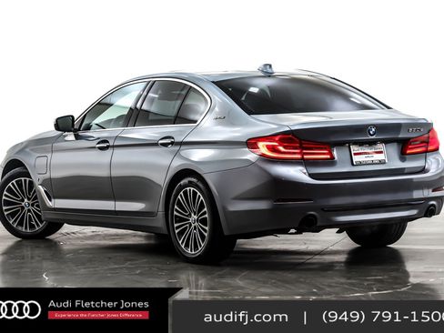 Used 2018 BMW 530e image 11